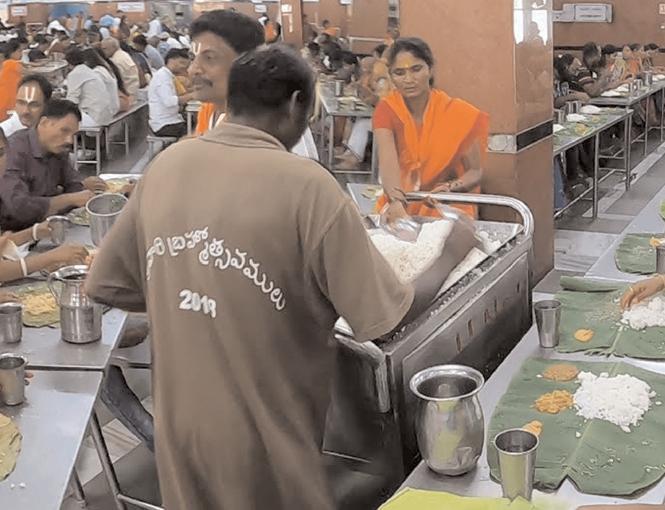 ఆహ ఏం రుచి.! అన్నప్రసాదంలో వడ ప్రసాదం