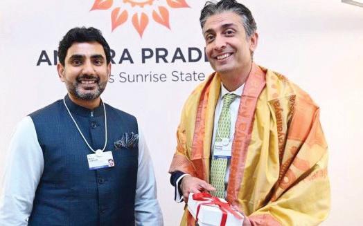 30 మంది గ్లోబల్ పారిశ్రామిక వేత్తలతో మంతనాలు