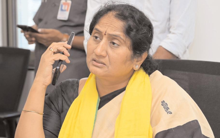 విద్యార్థుల పట్ల బాధ్యతతో మెలగండి