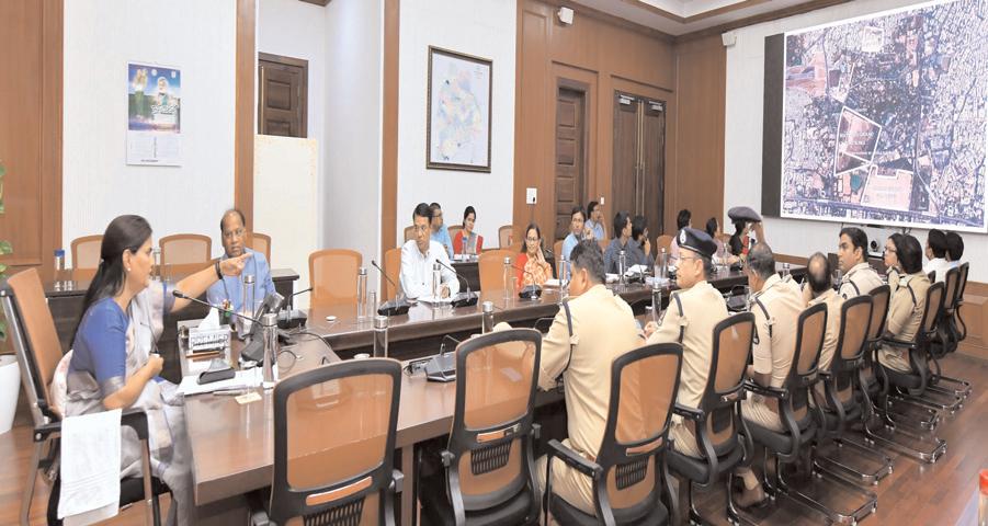 మహిళా సదస్సు ఏర్పాట్లను సమీక్షించిన సిఎస్