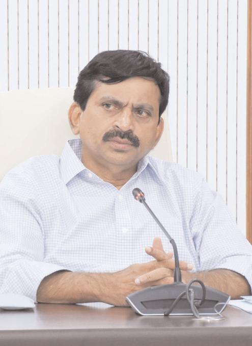 రెవెన్యూమంత్రి పేరిట వసూళ్లు
