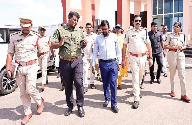 గుల్లలమోదలో డిఆర్డిఓ కేంద్రం