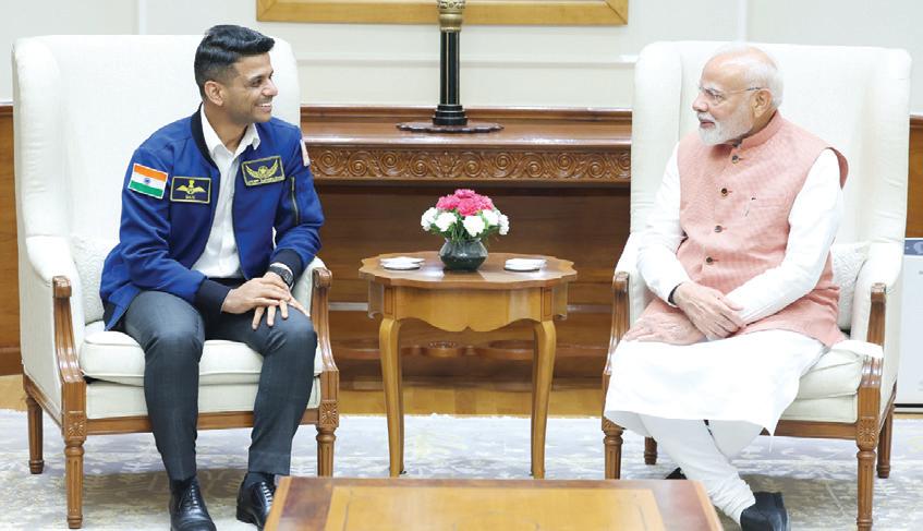 ప్రధాని మోడీతో శుభాంశు శుక్లా భేటీ