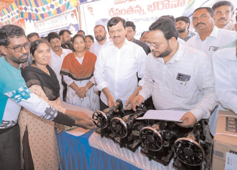 పాలేరు నియోజకవర్గంలో మంత్రి పర్యటన
