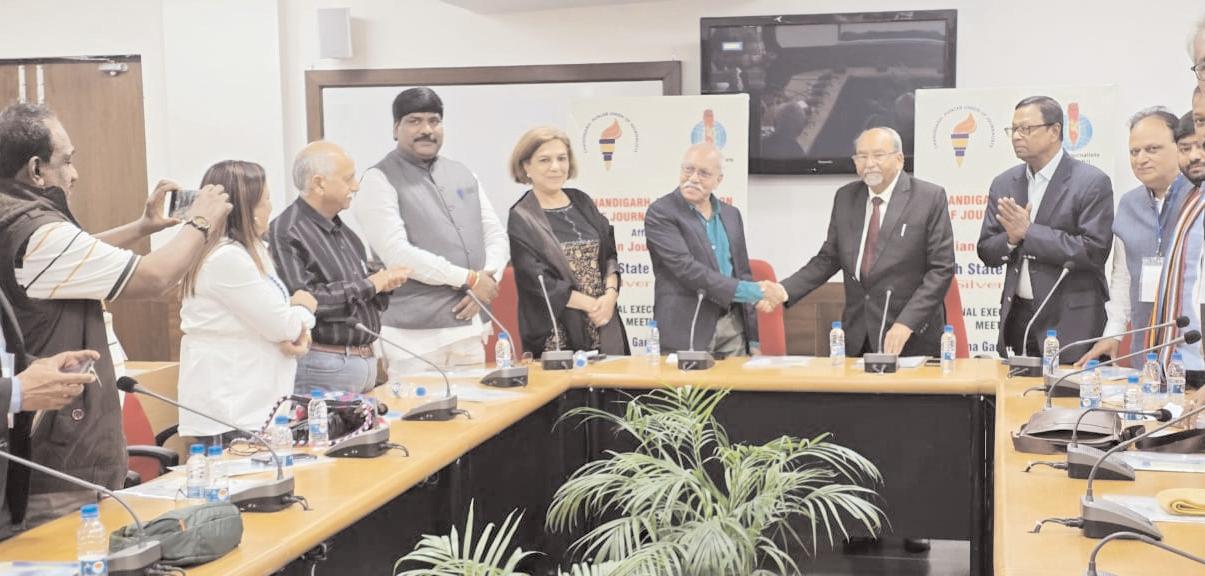 ఐజెయు కోశాధికారిగా ఆస్కాని