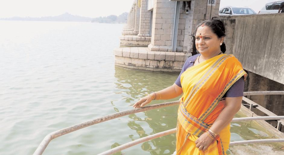 నిజాం సాగర్ ప్రాజెక్టును సందర్శించిన కల్వకుంట్ల కవిత