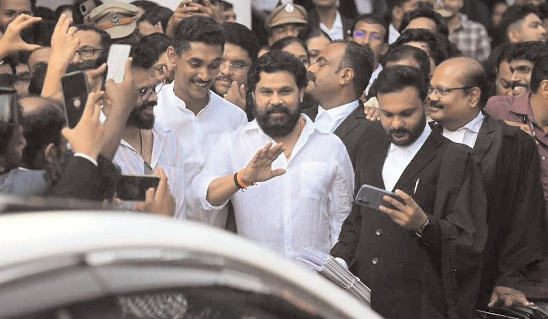 నటుడు దిలీప్ నిర్దోషి