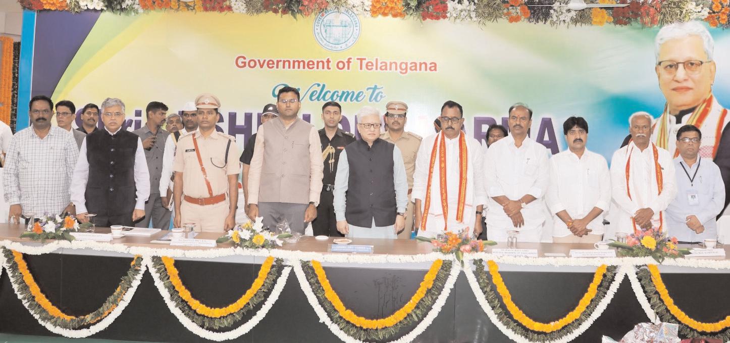 అభివృద్ధిలో కవులు, కళాకారులు భాగస్వాములు కావాలి