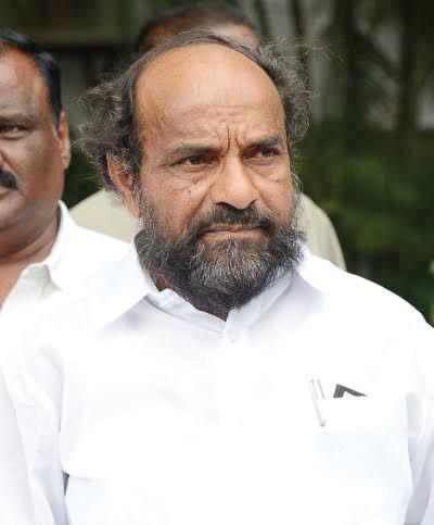 బీసీ సర్పంచ్లను బెదిరిస్తే ఖబర్దార్