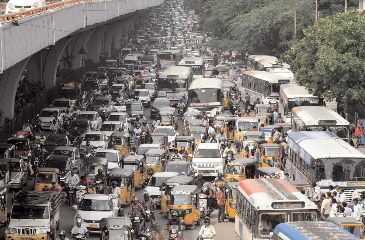 కిలోమీటర్ ప్రయాణానికి అరగంట