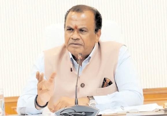 సినీ ఇండస్ట్రీని పట్టించుకోవడం మానేశా