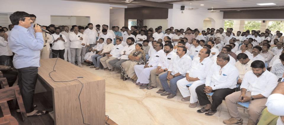 జనం మెచ్చిన వారికే టికెట్లు