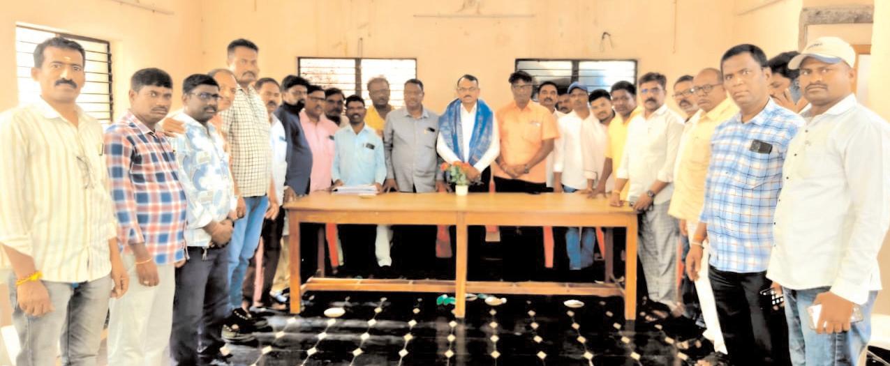 అక్రెడిటేషన్ల జారీలో సర్కారు అట్టర్ ఫ్లాప్