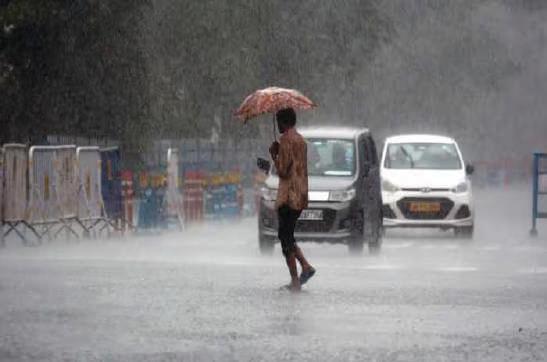 கேரளத்தில் தொடரும் கனமழை: பல பகுதிகளில் மண்சரிவு; தாழ்வான பகுதிகள் நீரில் மூழ்கின