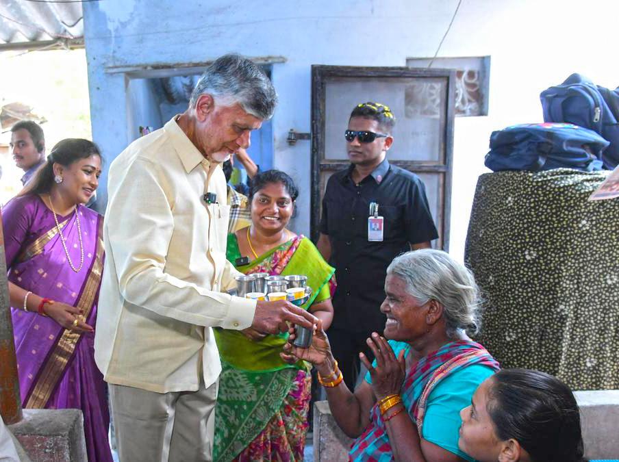 GOVT. IS DEDICATED TO UPLIFTING THE UNDERPRIVILEGED, P-4 WILL REWRITE HISTORY, SAYS NAIDU