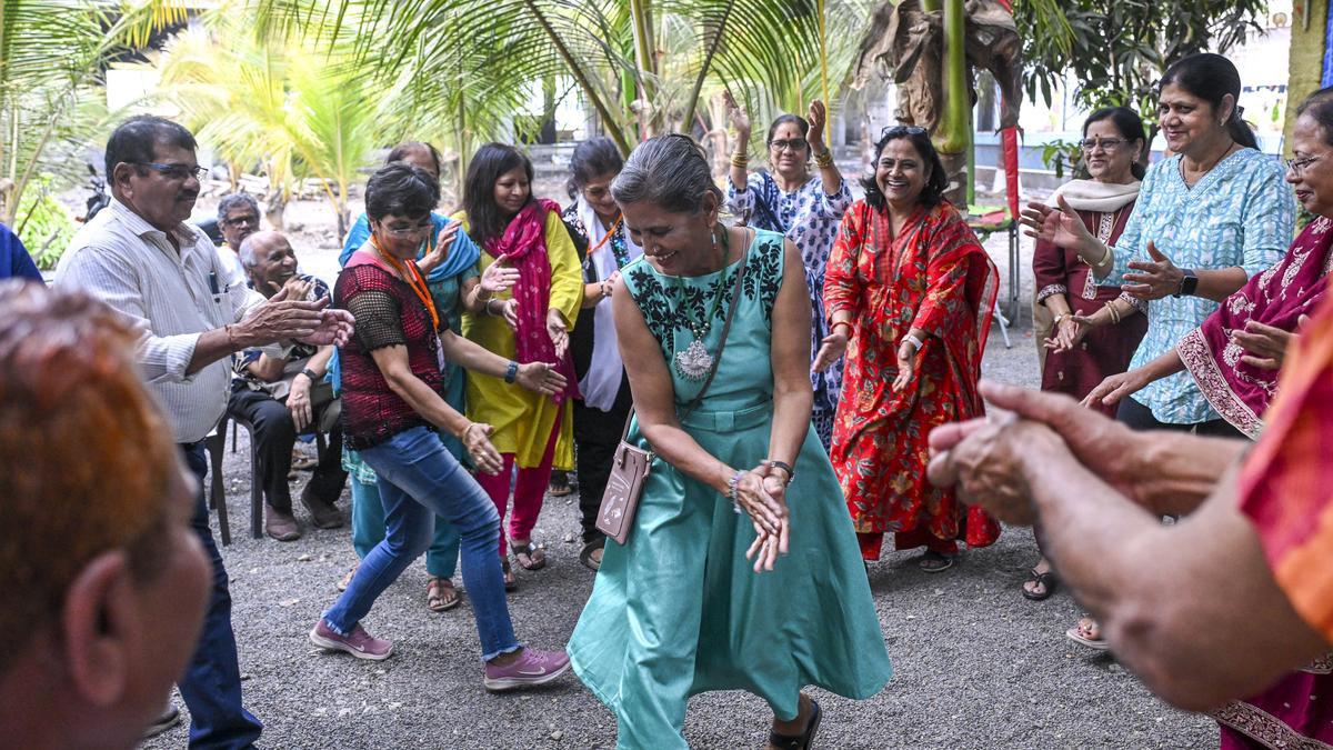 TO HAVE AND TO HOLD: SINGLE PEOPLE OVER 60 IN MAHARASHTRA CHOOSE COMPANIONSHIP