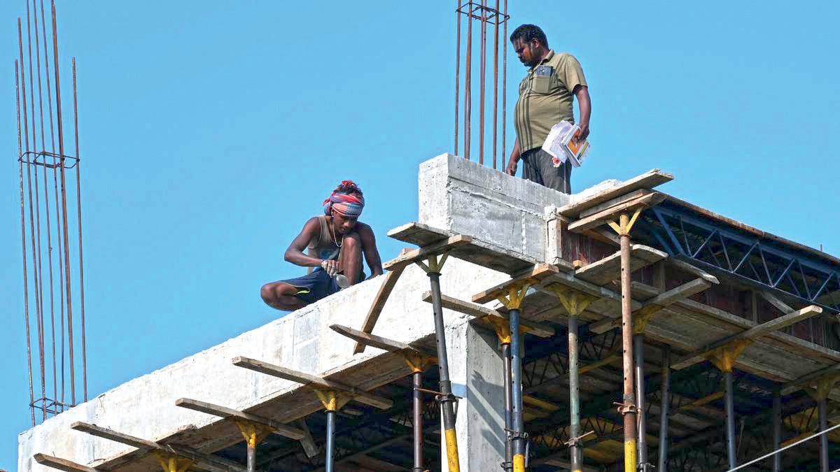 IT IS TIME TO PROTECT INDIA'S WORKERS FROM THE HEAT
