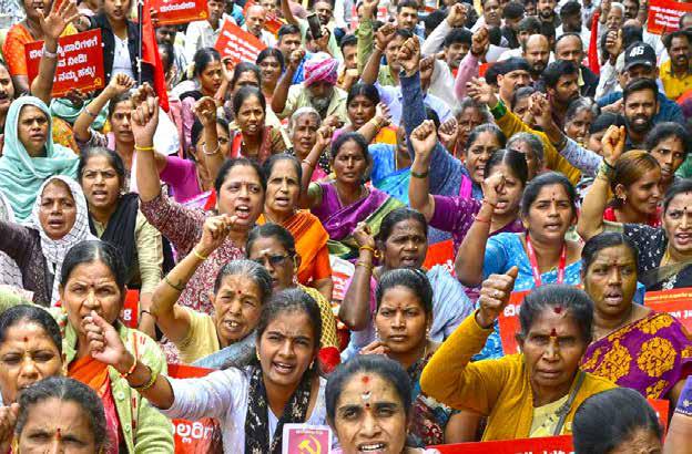 BENGALURU STREET VENDORS STAGE PROTEST DECRYING DEPUTY CM'S STATEMENT