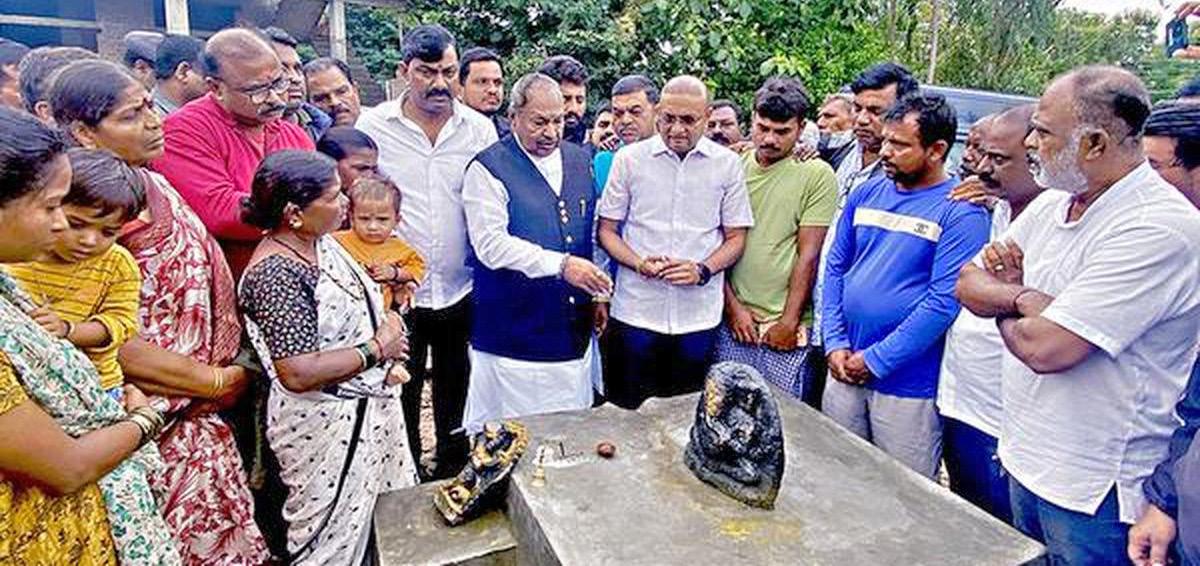 LOCALS STAGE PROTEST AGAINST ALLEGED DISPLACEMENT OF IDOL AT RAGI GUDDA IN KARNATAKA'S SHIVAMOGGA