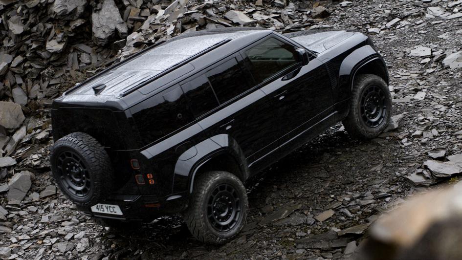 DEFENDER OCTA BLACK DEBUTS AS THE ULTIMATE TOUGH-LUXURY 4X4