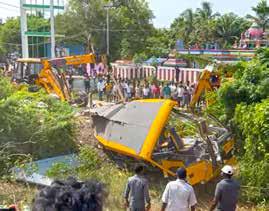 CUDDALORE TRAIN-SCHOOL VAN ACCIDENT: 3 CHILDREN KILLED; GATEKEEPER ARRESTED FOR NEGLIGENCE