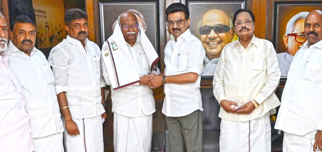AIADMK'S ANWHAR RAAJHAA EXPELLED FROM PARTY, JOINS DMK