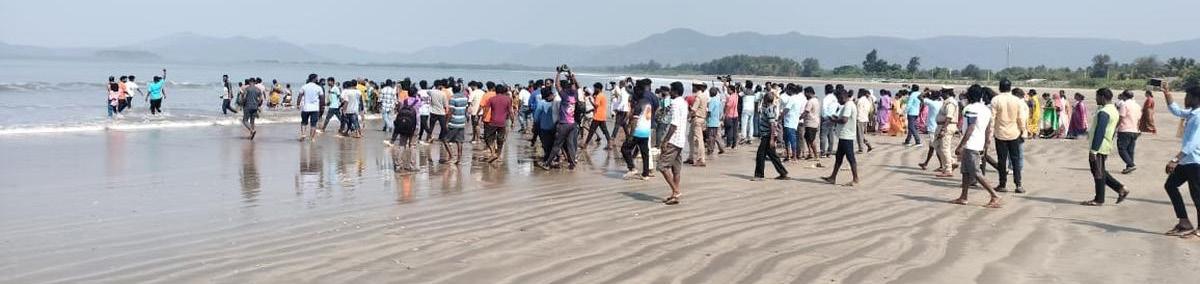 ENGLISH VERSION OF DRAFT ENVIRONMENTAL IMPACT ASSESSMENT OF JSW PROPOSAL FOR PORT IN KENI IS 600 PAGES, BUT KANNADA IS ONLY 48 PAGES