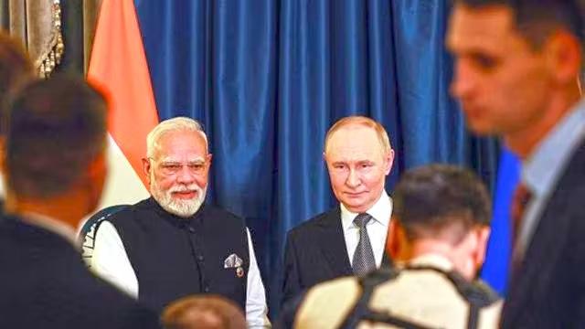 FIRST MEETING SINCE US TARIFFS ON INDIA, MODI AND PUTIN TALK UKRAINE AND 'FINDING SOLUTION TO END WAR QUICKLY'