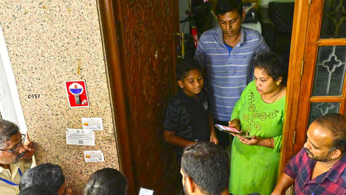 KARNATAKA SOCIAL AND EDUCATIONAL SURVEY: ENUMERATORS STRUGGLE AMID LONG HOURS OF WORK AND HOSTILE RESPONSES