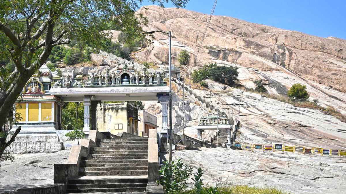 Thirupparankundram row: HC permits fasting in support of lighting lamp at Deepathoon