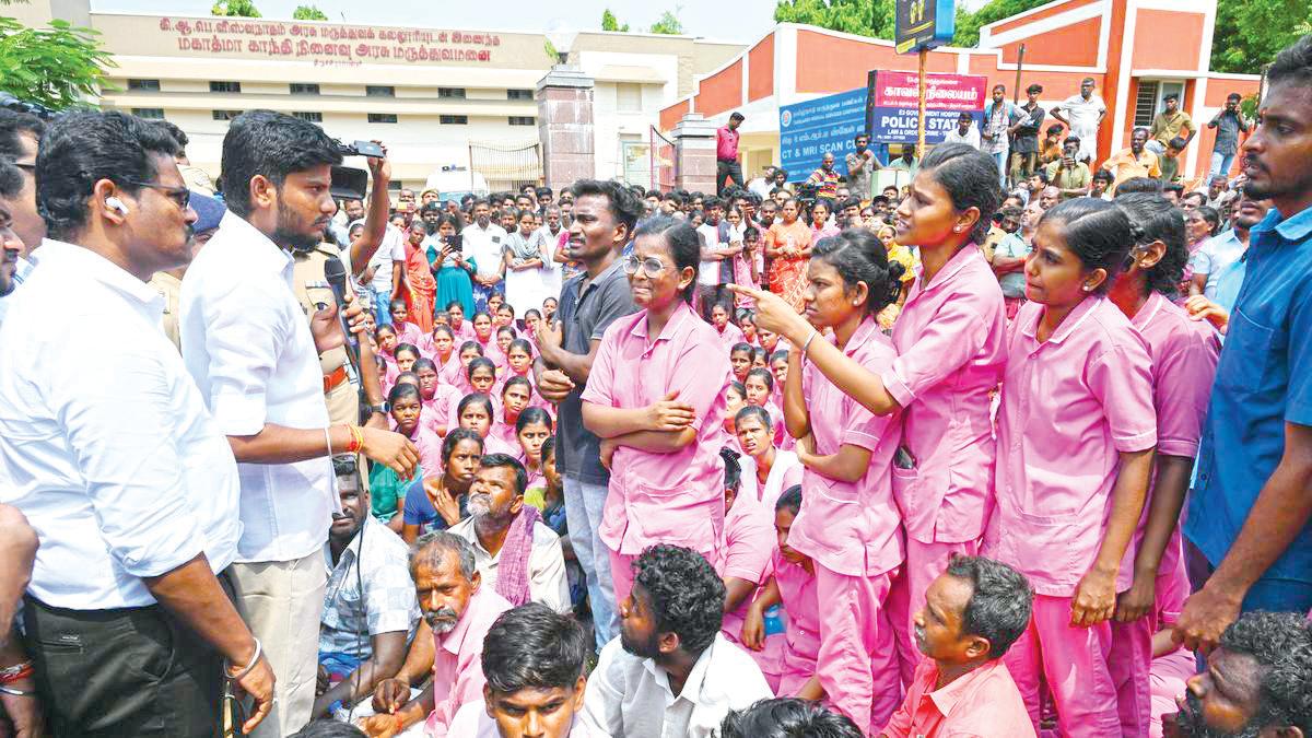 Nursing student dies during surgery at Tiruchi government hospital; colleagues stage protest