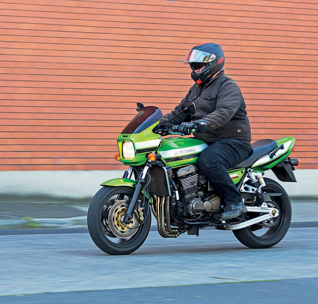 ZRX1200R