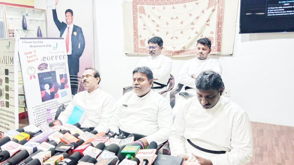 எங்கள் மீதான பொய் புகார்கள் குறித்து விவாதிக்க தயார்