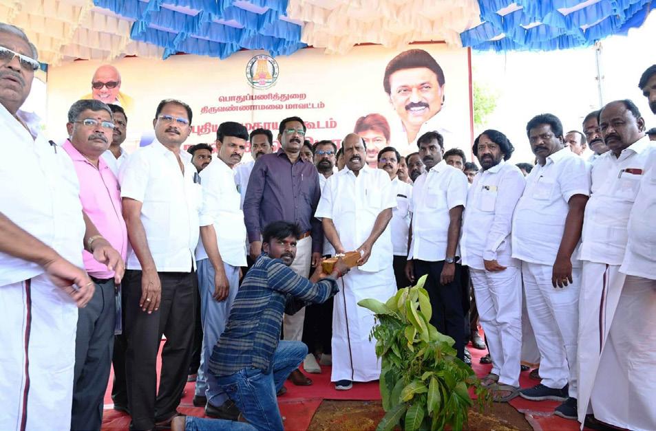 பொதுப்பணித்துறை, நெடுஞ்சாலைகள் மற்றும் சிறு துறைமுகங்கள் துறை அமைச்சர் புதிய சமுதாய கூடம் கட்டுவதற்கு அடிக்கல் நாட்டினார்