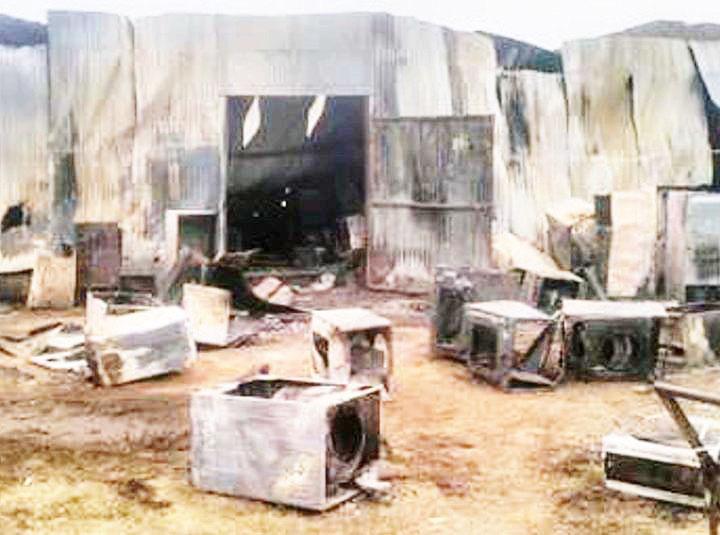 புளியங்குடி மின்னணு சாதன குடோனில் தீ விபத்து