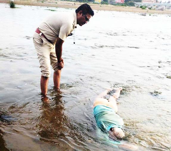 திருக்கோவிலூர் தென்பெண்ணை ஆற்றில் அடையாளம் தெரியாத பிணம்