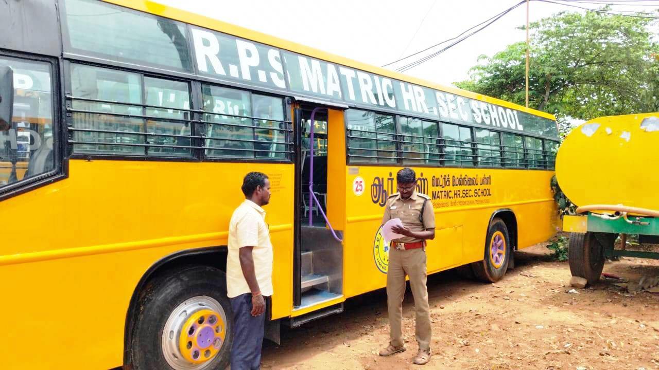 ஊத்தங்கரையில் வட்டாரப் போக்குவரத்து சார்பில் வருடாந்திர ஆய்வு