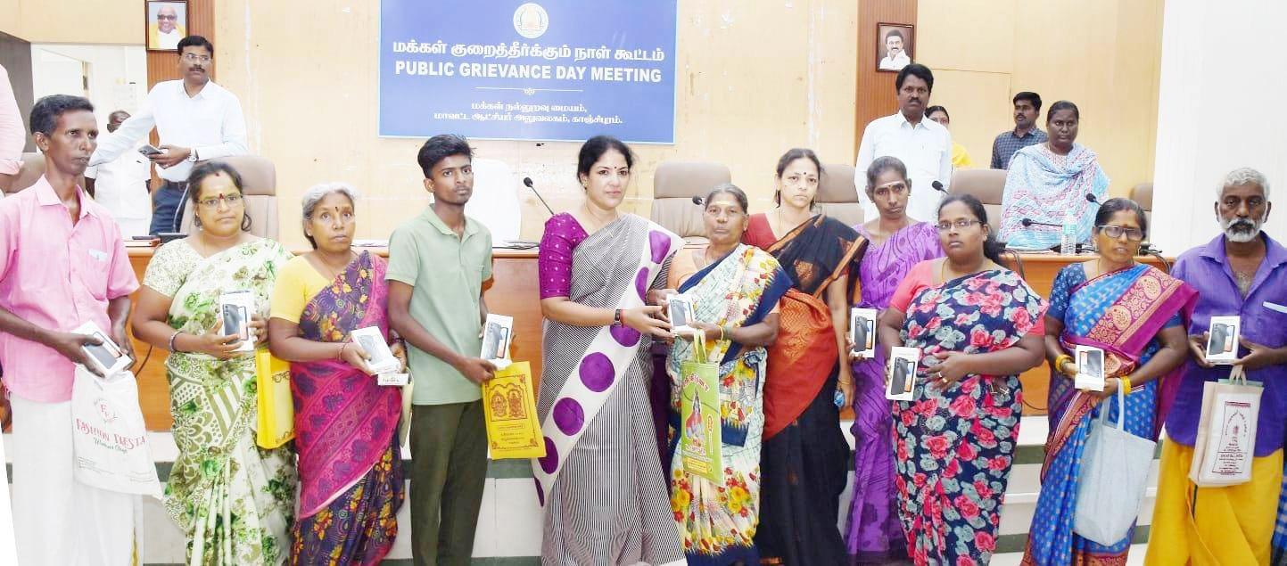 காஞ்சிபுரம் மாவட்ட மக்கள் குறைதீர்க்கும் நாள் கூட்டத்தில் மாற்றுத்திறனாளி பயனாளிகளுக்கு ரூ.6.76 இலட்சம் மதிப்பிலான நலத்திட்ட உதவிகள்