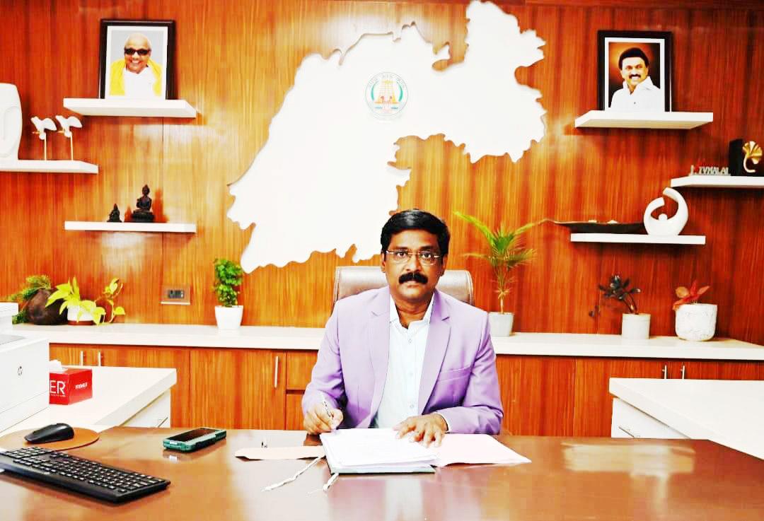 திருவண்ணாமலை மாவட்ட ஆட்சியர் அலுவலக கூட்டரங்கில் மக்கள் குறைதீர்வு நாள் கூட்டம்