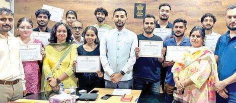 One-month Internship Programme for CU students concludes at DIPR J&K