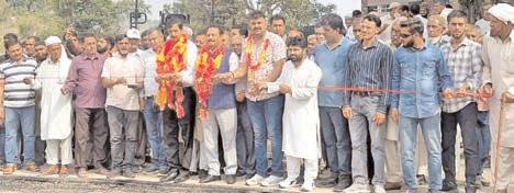 Pawan, DDC Chairman inaugurate blacktopping work on Chakhad-Dabrah Road, Bridge over Birma Nallah