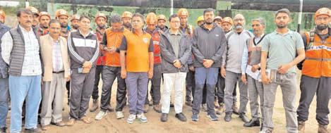 DC Baramulla conducts extensive visit of Uri; reviews relief measures for shelling affected people