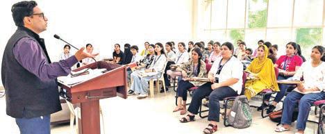 Day 2 of Internship Program: Senior New Editor from ET Now engages students on business reporting