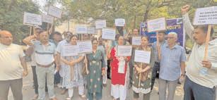 AIMCCC stages protest, seeks justice and relief for migrant community