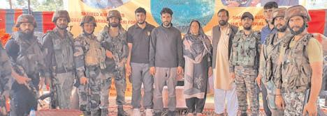 Tributes paid To Shaurya Chakra Rifleman Aurangzeb