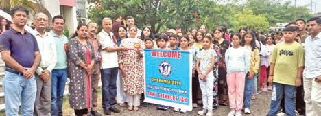 4th group leaves for Himalayan trekking