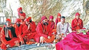 Chhari Mubarak carried to Shri Amarnathji cave shrine for prayers