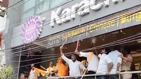 ஐதராபாத்தின் பழம்பெரும் கராச்சி பேக்கரியை அடித்து நொறுக்கிய பாஜக ஆதரவாளர்கள்