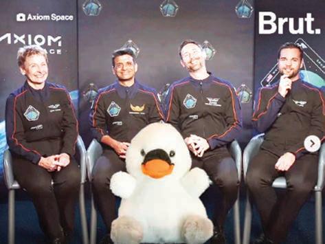 சுபான்ஷு சுக்லா குழுவினருடன் விண்வெளிக்கு சென்ற வாத்து பொம்மை