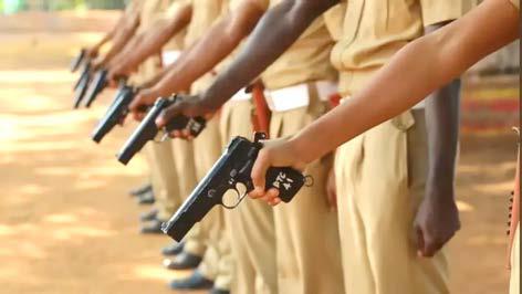 குற்றவாளிகளை போலீசார் துப்பாக்கியால் சுட தயங்க வேண்டாம்